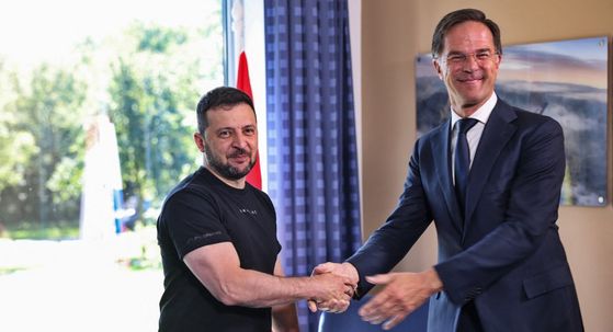 Ukrajinski predsjednik Volodimir Zelenski i nizozemski premijer Mark Rutte