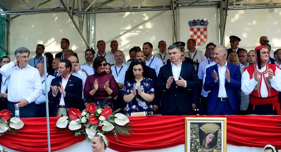 Andrej Plenković, Sanja Musić Milanović, Vjosa Osman, Zoran Milanović i Stipe Jukić na 309. Sinjskoj alki