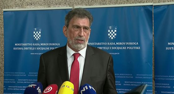 Ministar znanosti i obrazovanja Radovan Fuchs