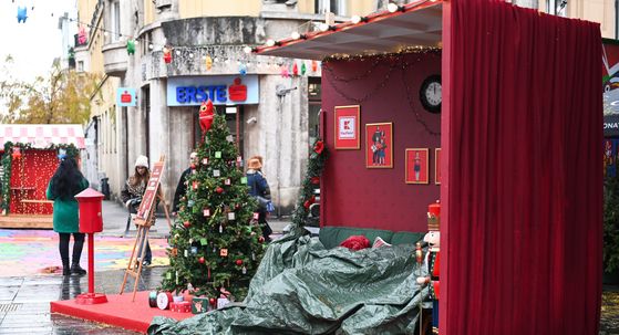 Zatvorene adventske kućice u Zagrebu - 5
