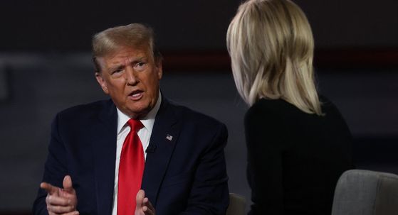 Donald Trump tijekom intervjua