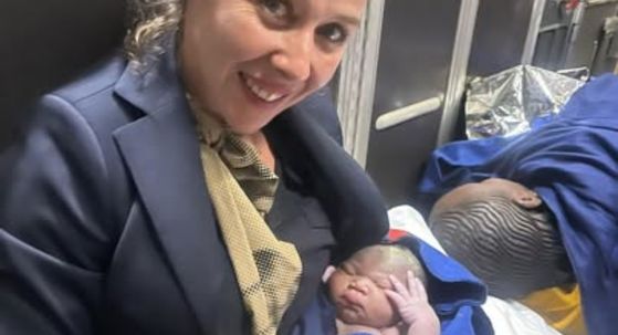 Žena je na letu iz Dakara za Bruxelles rodila djevojčicu