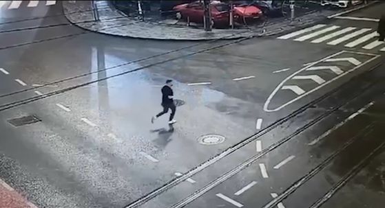 Snimke nadzornih kamera - 2