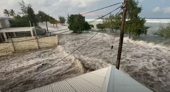 Tonga: Erupcija vulkana, pa tsunami - 8