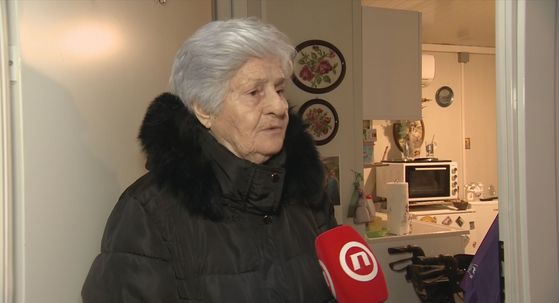 Stanovnica kontejnerskog naselja Kata - 1