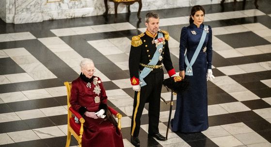 Kraljica Margareta II., budući kralj Frederik X. te buduća kraljica Mary