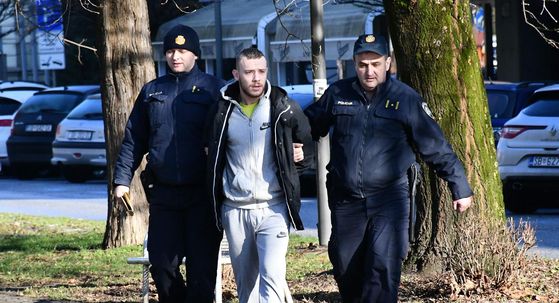 Privođenje osumnjičenog za premlaćivanje maloljetnika u Slavonskom Brodu