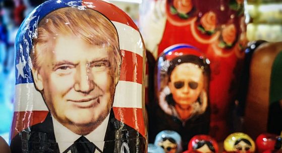 Donald Trump u obliku babuške