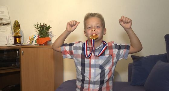 Patrik Čudić sa medaljom sa svjetskog prvenstva (Foto: IN Magazin) - 1