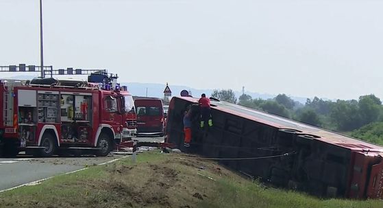 Autobus u prometnoj nesreći