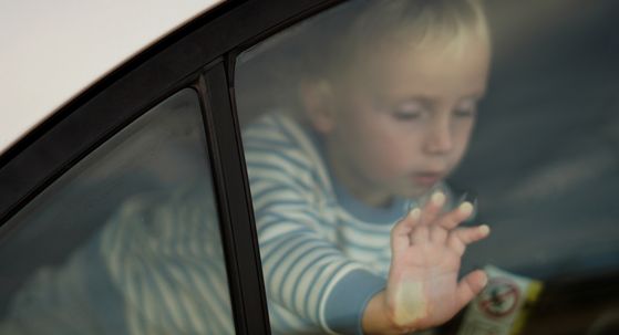 Dijete ostavljeno u automobilu