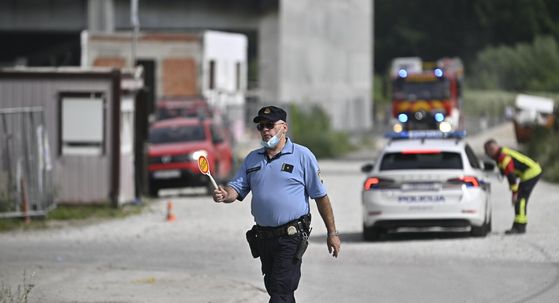 Veći dio požara plastike je ugašen u skladištu tvrtke za zbrinjavanje. - 17