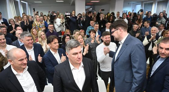 Uvodni govori Milanovića i Grbina - 39