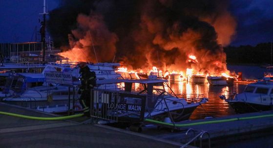 U Marini Medulin požar zahvatio velik broj brodica - 19