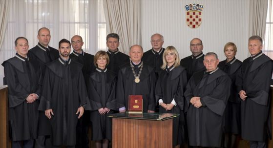 Ustavni suci