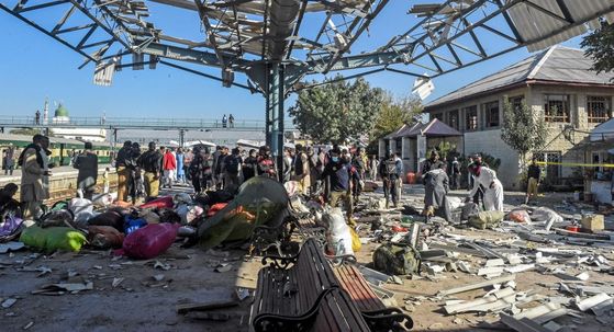 U eksploziji na željezničkoj stanici u Pakistanu poginule su najmanje 24 osobe - 6