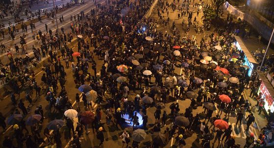 Prosvjedi u Hong Kongu (Foto: Philip FONG / AFP)