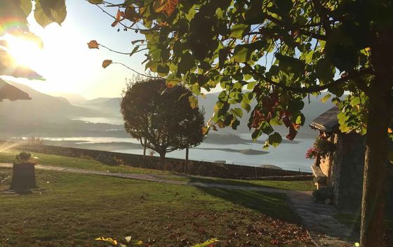 Drvena kuća s pogledom na Ramsko jezero u Hercegovini - 3