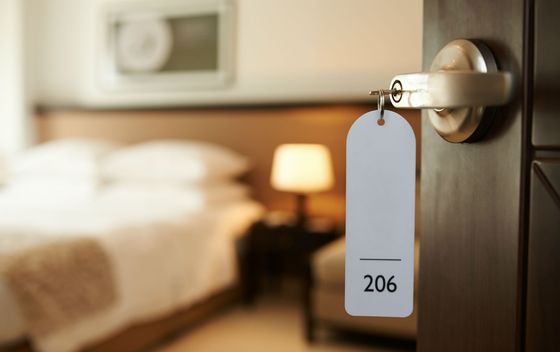 Ilustracija hotelske sobe
