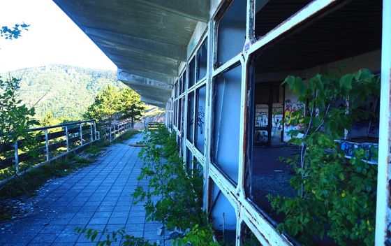 Ostaci motela Vratnik kod Senja - 6