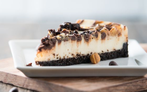 Cheesecake s karamelom i čokoladom