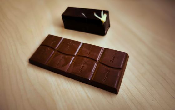 Usporedba Dubai bara by Juraj Klepić i Ülkerove pločice iz Deliiicija