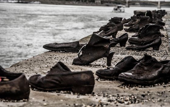 Cipele na obali Dunava - 3