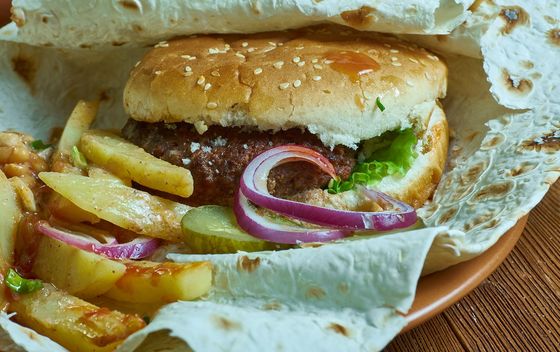 Calskrove je calzone punjen hamburgerom i pomfritom