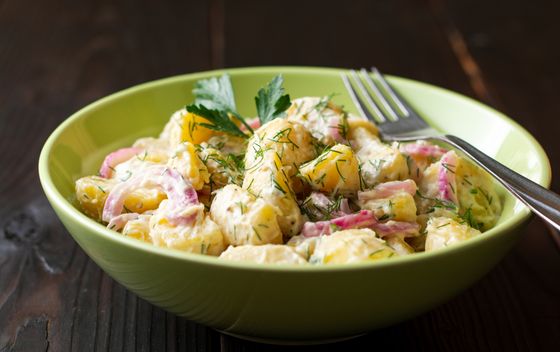 Tzatziki krumpirova salata