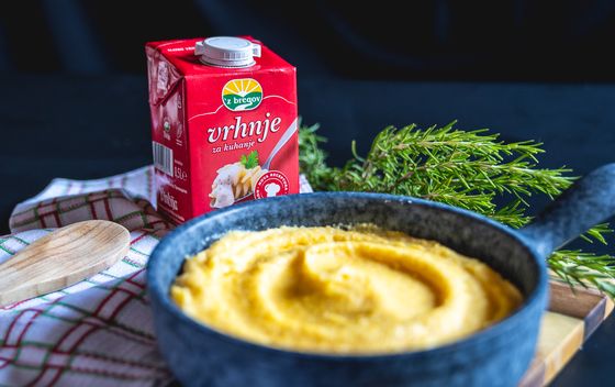 Kremasta palenta idealna je kao samostalni obrok, ali i kao prilog bilo kojem mesnom jelu