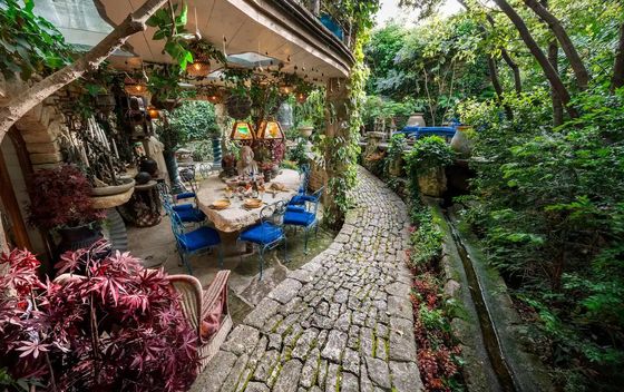 Kuća s bazenom koji vijuga poput rijeke u Goultu u Francuskoj - 10