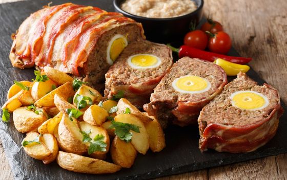 Mesna štruca punjena kuhanim jajima