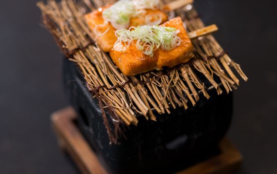 Ražnjići od lososa u spicy hoisin umaku