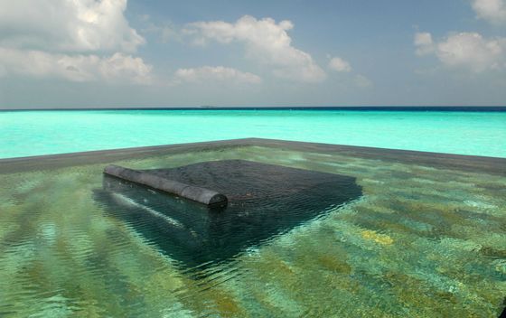 Beskonačni bazen rezorta One&Only Reethi Rah - 2