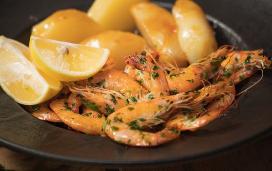 Kozice s karameliziranim krumpirom