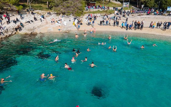 Novogodišnje kupanje na Lošinju
