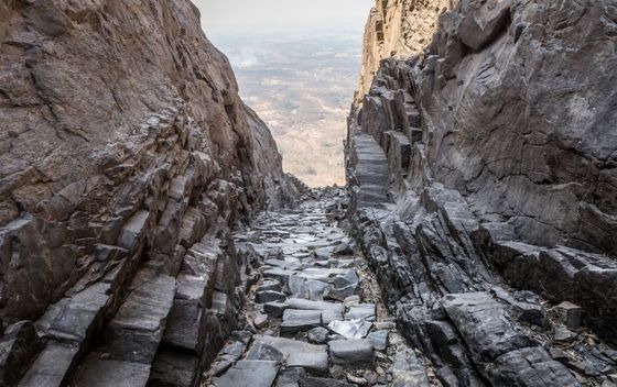 Obrnuti vodopad Naneghat, Indija - 3