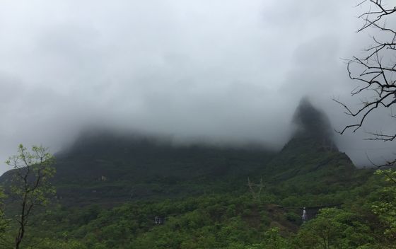 Obrnuti vodopad Naneghat, Indija - 4