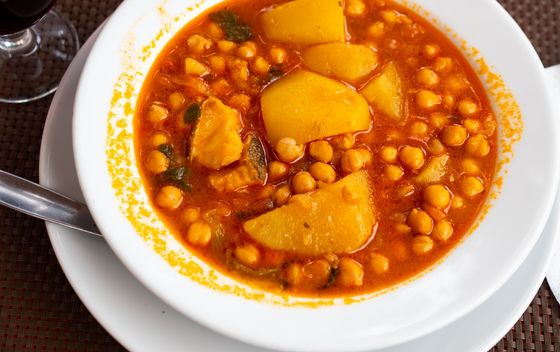 Varivo od slanutka i krumpira