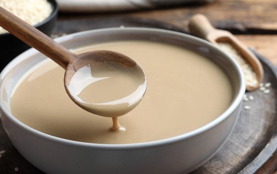 Tahini je pasta od sezama