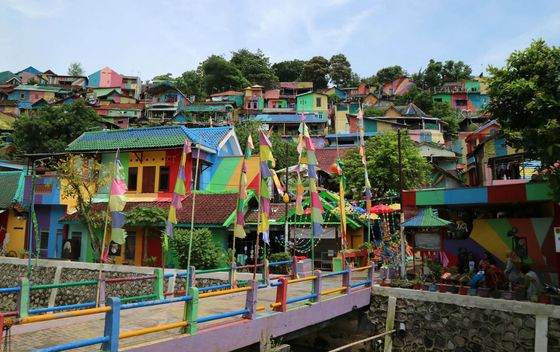 Dugino selo u Indoneziji, Kampung Pelangi - 4