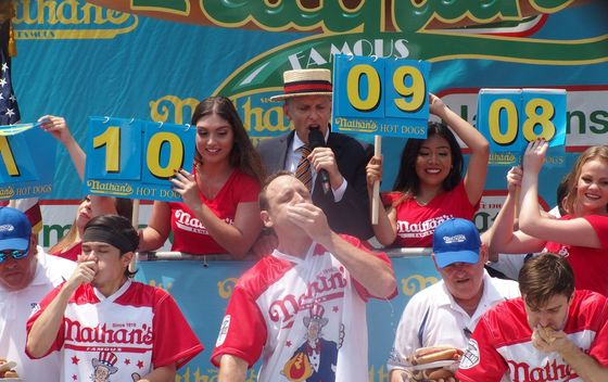 Natjecateljsko jedenje hrane Joey Chestnut i Takeru Kobayashi - 4