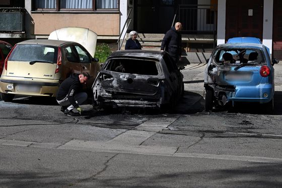 U Ulici Mate Lovraka u zagrebačkoj Dubravi došlo je od požara automobila