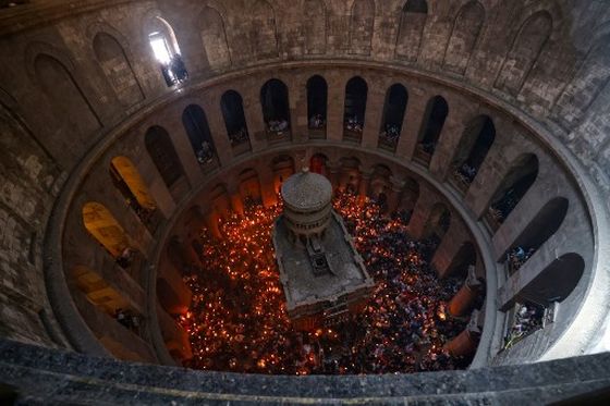 Tisuće vjernika na Isusovom grobu u Jeruzalemu - 2