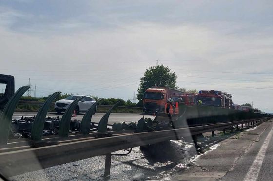 Požar vozila na autocesti