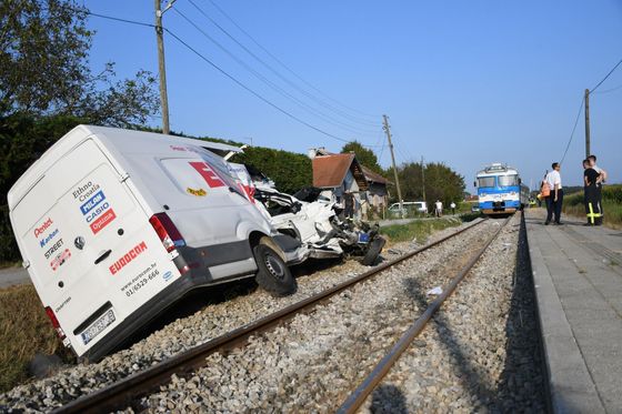 Vlak naletio na kombi nedaleko Bjelovara