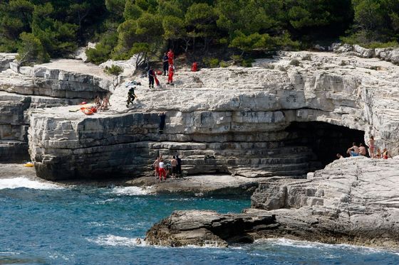 Stijene na pulskoj plaži, ilustracija