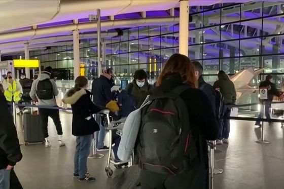 Putnici na aerodromu