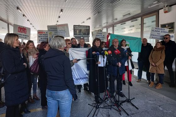 Sindikati pred Ministarstvom zdravstva