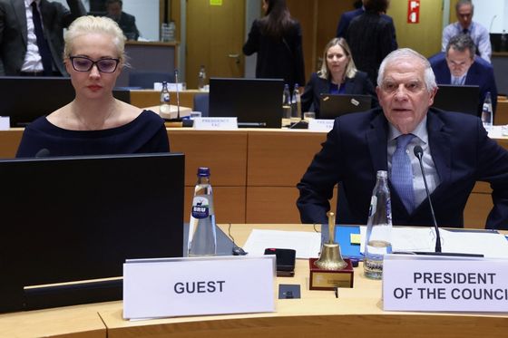 Julija Navaljnaja i Josep Borrell